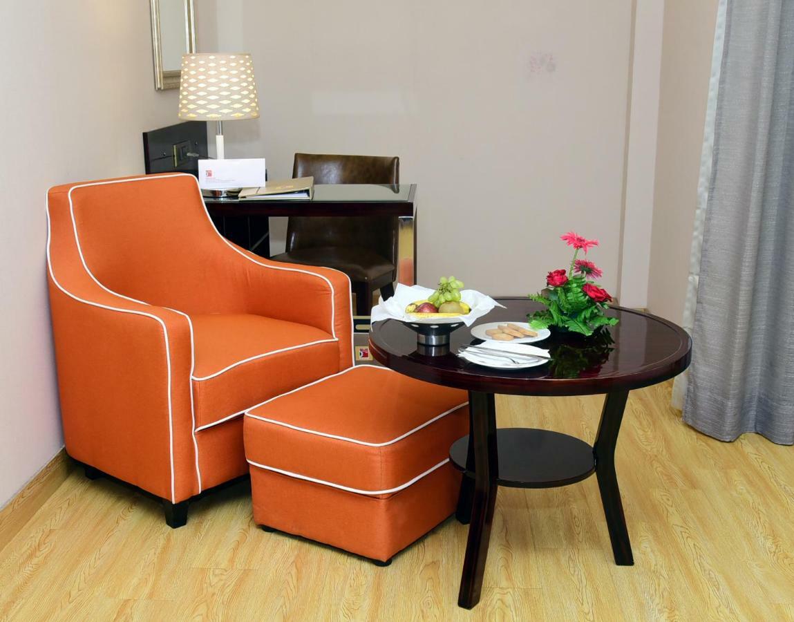 Om Clarks Inn Raebareli Экстерьер фото
