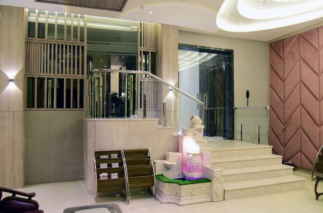 Om Clarks Inn Raebareli Экстерьер фото